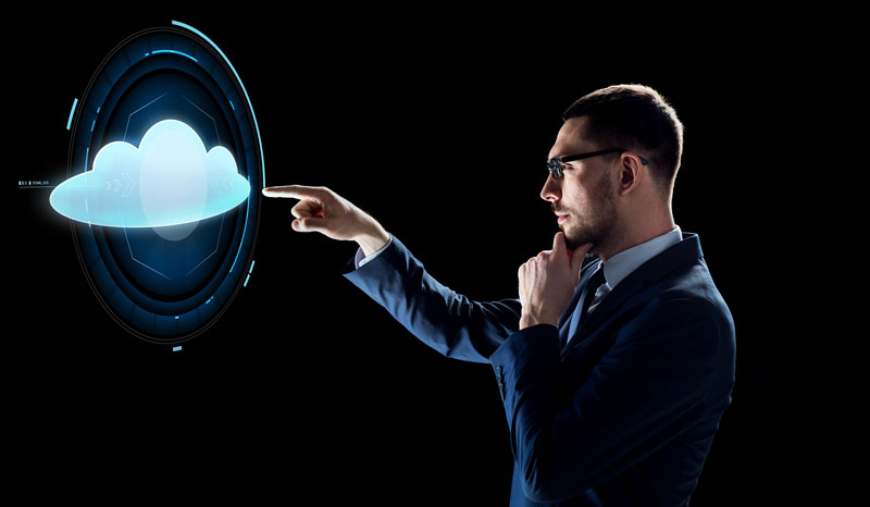 Ilustración hombre de negocios señalando cloud