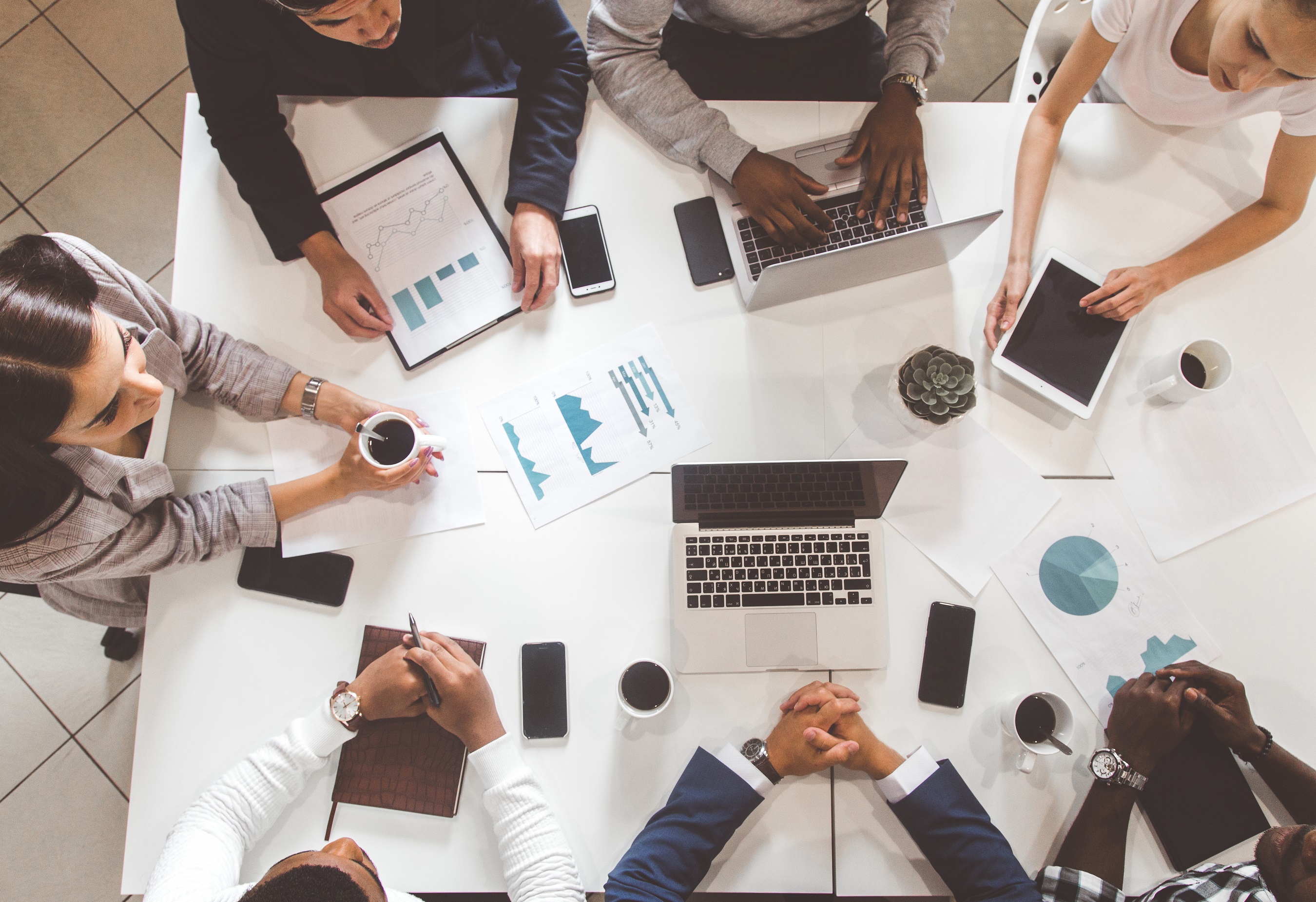 Trabajo colaborativo entre los empleados de la empresa.